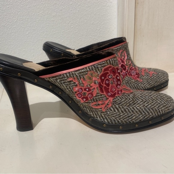 Cole Haan Women’s Kyrene Boho Heel Clog Embroidered Wooden Leather Beautiful 9.5 - Picture 2 of 15